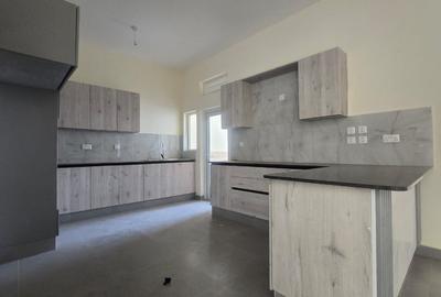 3 Bed Apartment with En Suite in Parklands