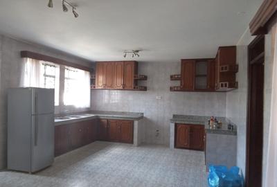 6 Bed House with En Suite at Runda Area