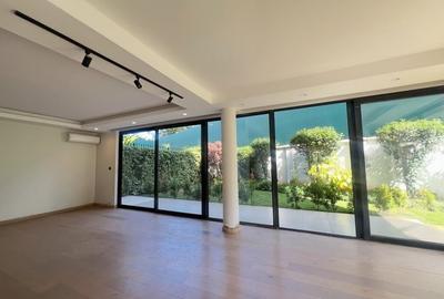 4 Bed Villa with En Suite in Lavington - 4