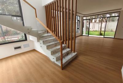 5 Bed Townhouse with En Suite at Lavington Green - 3