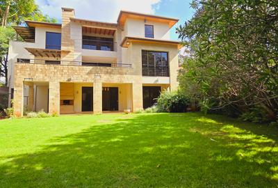 6 Bed Townhouse with En Suite at Lavington Green - 2