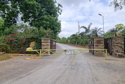 2,000 m² Land at Aloo Drive