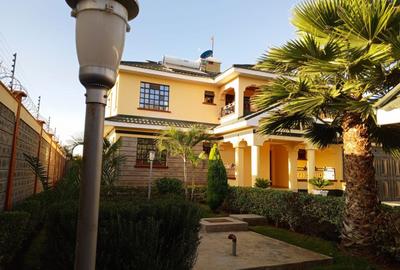 4 Bed Townhouse with En Suite at Namanga Road - 2