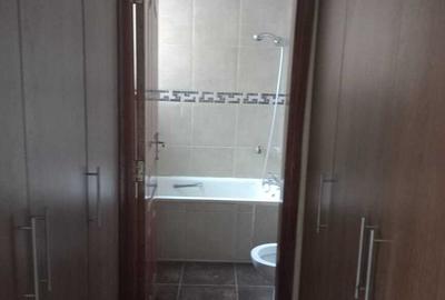 Serviced 2 Bed Apartment with En Suite at Riverside Drive