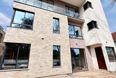 4 Bed Townhouse with En Suite at James Gichuru Road