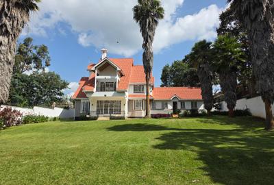 5 Bed Villa with En Suite in Runda