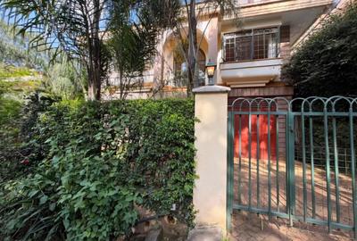 4 Bed Townhouse with En Suite in Brookside
