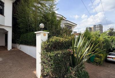 5 Bed Townhouse with En Suite at Riverside Drive