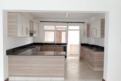 2 Bed Apartment with En Suite in Rhapta Road - 3