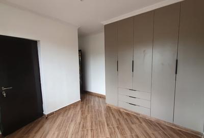 4 Bed House with En Suite in Karen - 3