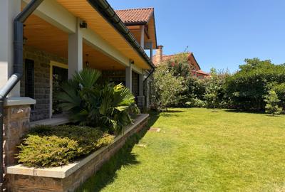 4 Bed Townhouse with En Suite in Karen Hardy