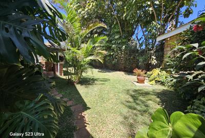 5 Bed Townhouse with En Suite at Lavington - 2