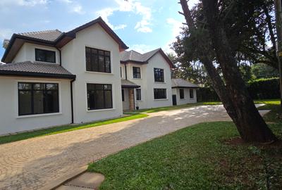 5 Bed House with En Suite at Runda Road - 2
