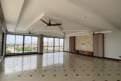 4 Bed Apartment with En Suite in Kizingo