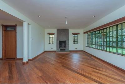 4 Bed Townhouse with En Suite in Lavington - 2