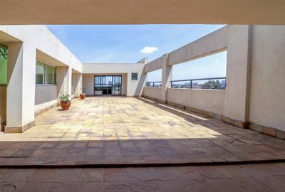 1,250 ft² Commercial Property with Parking in Parklands