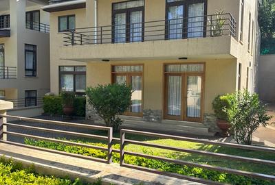 5 Bed Townhouse with En Suite in Lavington - 2