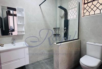 5 Bed House with En Suite in Runda - 4