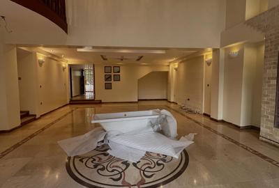5 Bed Townhouse with En Suite at Lavington - 2