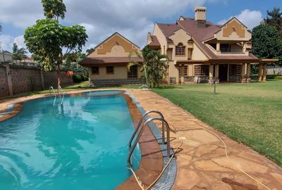 5 Bed House with En Suite in Runda