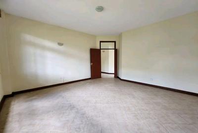 5 Bed House with En Suite at Lavington Green - 4