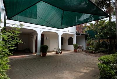 5 Bed Townhouse with En Suite in Kileleshwa