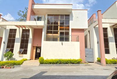 5 Bed Townhouse with En Suite at Lavington Green - 4