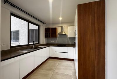 2 Bed Apartment with En Suite in Rhapta Road