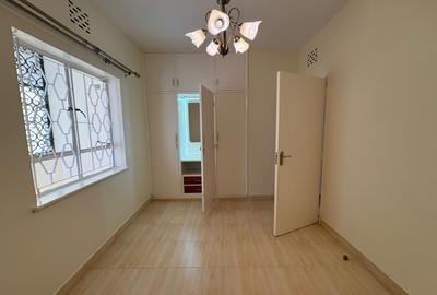 5 Bed Townhouse with En Suite at Riverside Drive - 3
