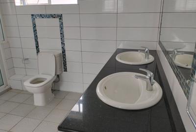 4 Bed Apartment with En Suite in Westlands Area