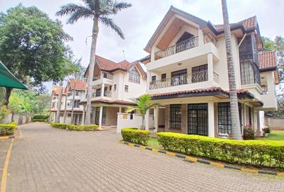 5 Bed Townhouse with En Suite at Lavington Green - 3