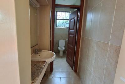 4 Bed Townhouse with En Suite in Ridgeways - 3
