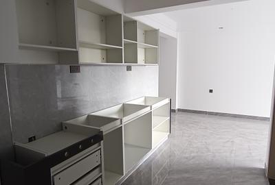 2 Bed Apartment with En Suite in Kilimani - 3