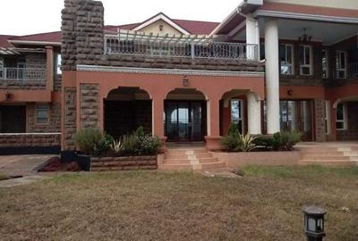 5 Bed House with En Suite in Runda