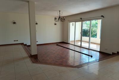 5 Bed House with En Suite at Brookside