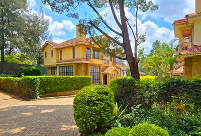 4 Bed Townhouse with En Suite in Lavington - 2