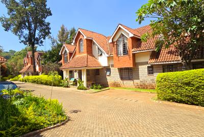 4 Bed Townhouse with En Suite at Lavington Green - 3