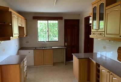 4 Bed Townhouse with En Suite at Eldama Ravine Rd - 3