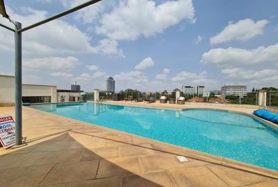 Serviced 2 Bed Apartment with En Suite at Brookside Drive - 4