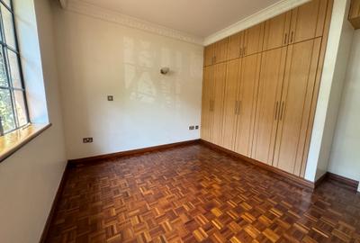 2 Bed Apartment in Kilimani - 3