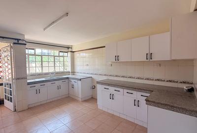 3 Bed Apartment with En Suite in Westlands Area - 3