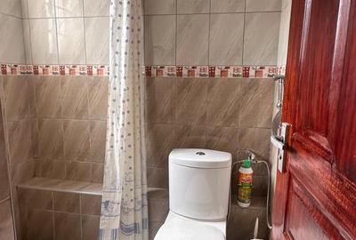 Serviced Studio Apartment with En Suite at Lavington - 3