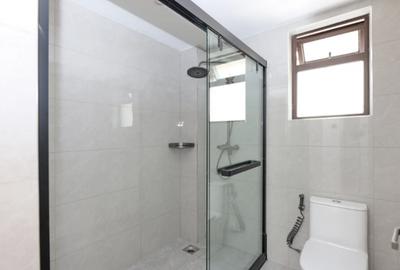 2 Bed Apartment with En Suite at Riverside Drive - 3