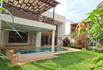 5 Bed Villa with En Suite at Convent Drive