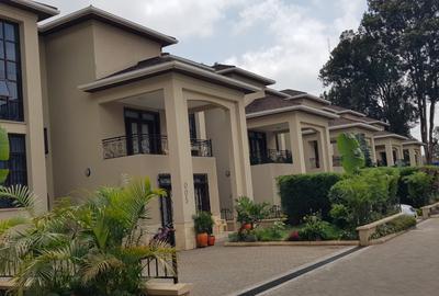 5 Bed Townhouse with En Suite at Lavington Road 455