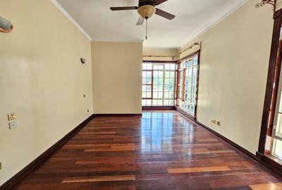 4 Bed Townhouse with En Suite in Kyuna - 4