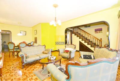 4 Bed House with Garden in Brookside