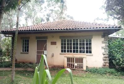 3 Bed House with En Suite in Ridgeways - 2