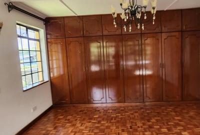4 Bed Townhouse with En Suite at Lavington Mall