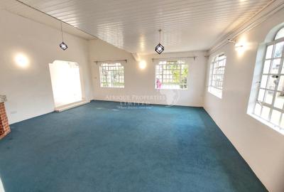 4 Bed House with En Suite in Thome